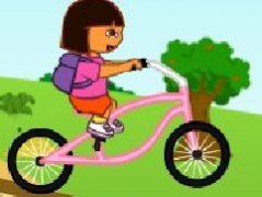 朵拉骑自行车游玩