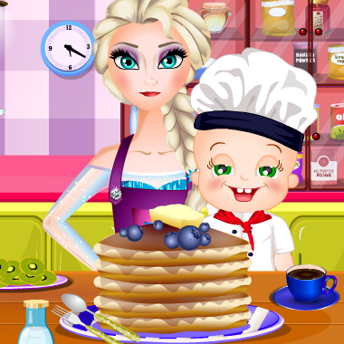 艾莎和宝贝做煎饼